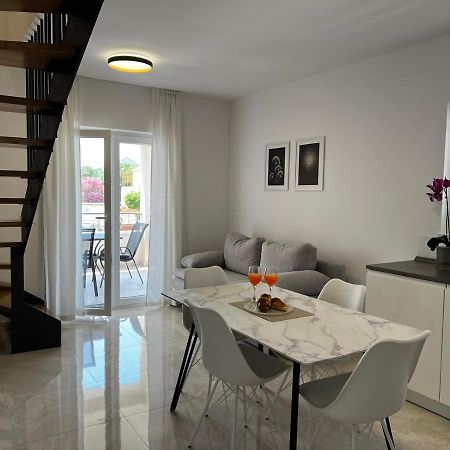 Holiday Home Bajlo Zara Esterno foto