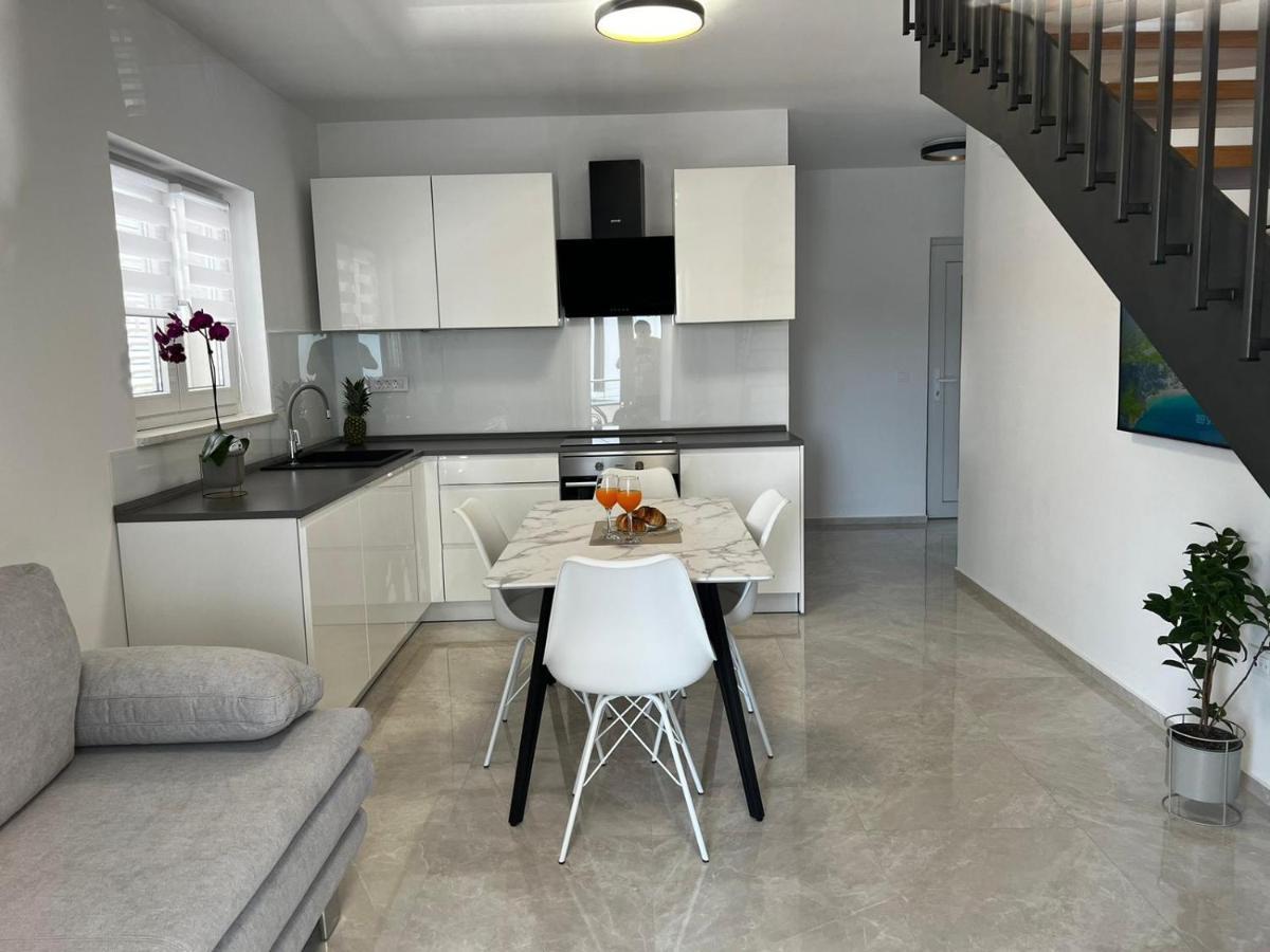 Holiday Home Bajlo Zara Esterno foto