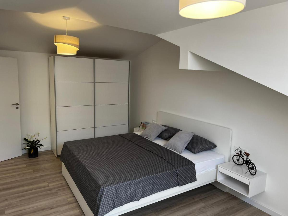 Holiday Home Bajlo Zara Esterno foto